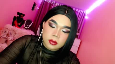 Snapshot of amiadoll chatting on 02.09.25 Queen Mireska online show from 02.09.25