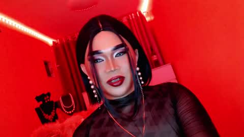 Snapshot of amiadoll chatting on 03.07.25 Queen Mireska online show from 03.07.25