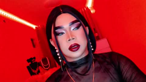 Snapshot of amiadoll chatting on 03.08.25 Queen Mireska online show from 03.08.25