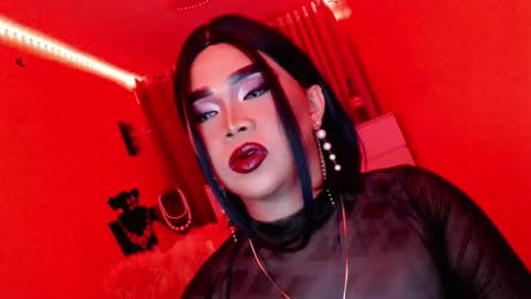 Snapshot of amiadoll chatting on 03.08.25 Queen Mireska online show from 03.08.25