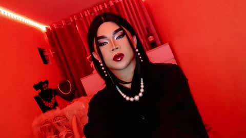 Snapshot of amiadoll chatting on 03.09.25 Queen Mireska online show from 03.09.25