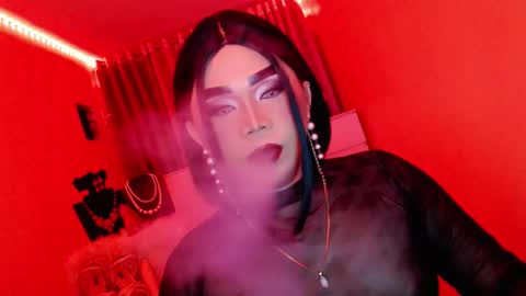 Snapshot of amiadoll chatting on 03.10.25 Queen Mireska online show from 03.10.25