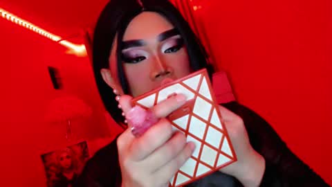 Snapshot of amiadoll chatting on 03.12.25 Queen Mireska online show from 03.12.25