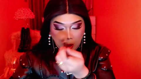 Snapshot of amiadoll chatting on 09.09.25 Queen Mireska online show from 09.09.25