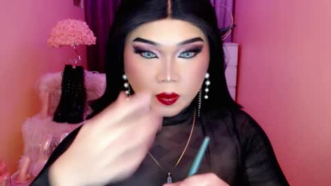 Snapshot of amiadoll chatting on 09.11.25 Queen Mireska online show from 09.11.25