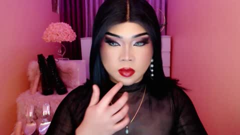 Snapshot of amiadoll chatting on 09.25.25 Queen Mireska online show from 09.25.25