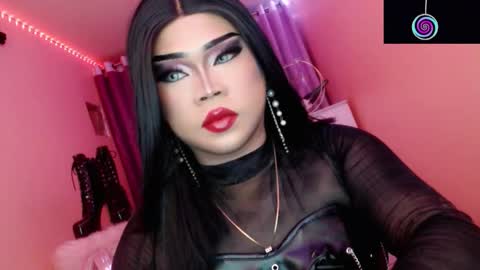 Snapshot of amiadoll chatting on 10.25.25 Queen Mireska online show from 10.25.25