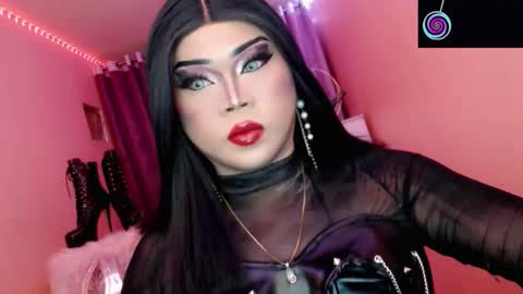 Snapshot of amiadoll chatting on 11.06.25 Queen Mireska online show from 11.06.25