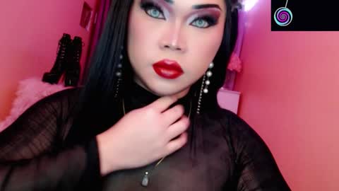 Snapshot of amiadoll chatting on 11.27.25 Queen Mireska online show from 11.27.25