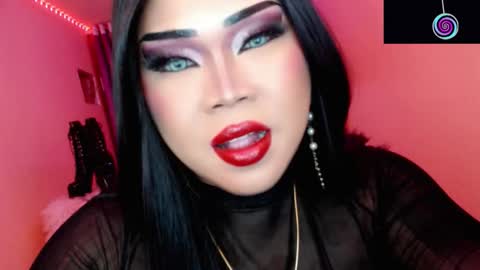 Snapshot of amiadoll chatting on 11.28.25 Queen Mireska online show from 11.28.25