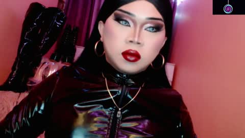 Queen Mireska online show from 04.04.26