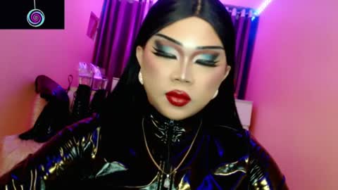 Queen Mireska online show from 07.11.26