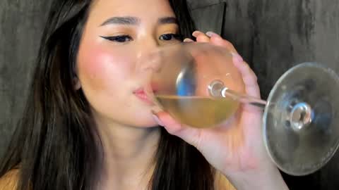 Amina online show from 12.04.24