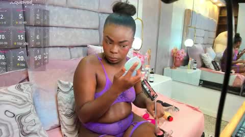 Snapshot of amina_westt chatting on 11.21.25 Amina online show from 11.21.25