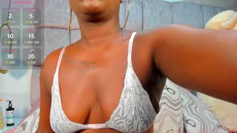 Snapshot of amina_westt chatting on 11.24.25 Amina online show from 11.24.25