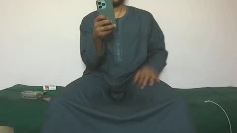 Snapshot of amir_elaraby chatting on 10.01.25 Amir online show from 10.01.25