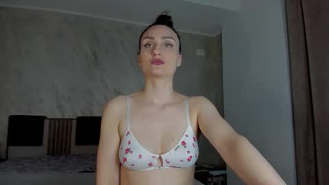 AmiraAnne online show from 04.19.26