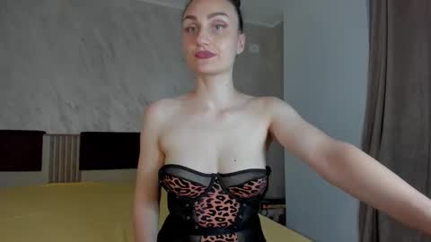 AmiraAnne online show from 06.09.26