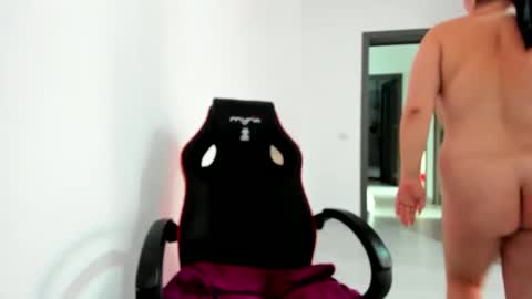 Amiraisa online show from 01.14.25