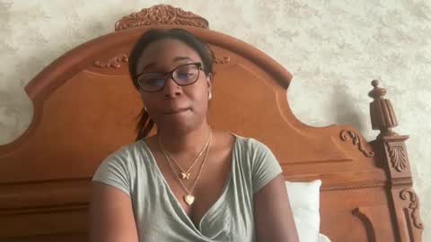 Snapshot of amiraleexo chatting on 03.28.26 Kya Kreams online show from 03.28.26