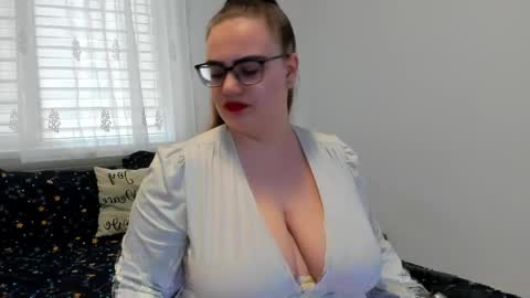 Amira Vyxen online show from 03.23.26