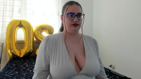 Amira Vyxen online show from 04.28.26
