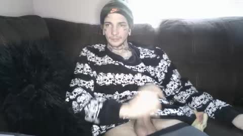 Snapshot of amiri_sweater chatting on 02.26.25 amiri_sweater online show from 02.26.25