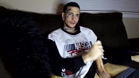 Snapshot of amiri_sweater chatting on 03.05.25 amiri_sweater online show from 03.05.25