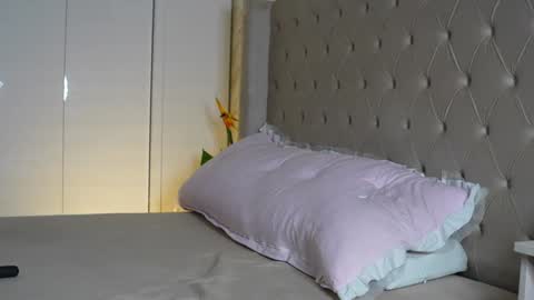 Snapshot of amj_b chatting on 02.06.26 Amy online show from 02.06.26