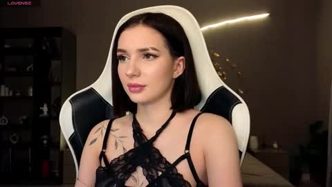 Ammy  dont forget to thumbs up me  online show from 11.15.25