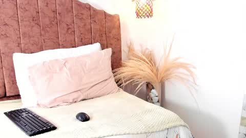 Ammy Nova online show from 12.21.24