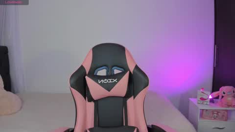 Snapshot of ammy_rodriguez_ chatting on 11.14.25 Ammy online show from 11.14.25