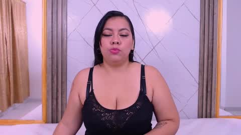 Snapshot of ammypike chatting on 02.11.25 AmmyPike online show from 02.11.25