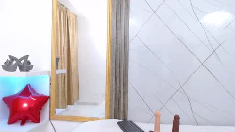 Snapshot of ammypike chatting on 03.04.25 AmmyPike online show from 03.04.25