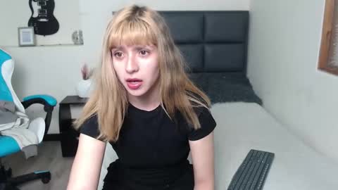 Snapshot of amnesiia_ chatting on 10.22.25 Amnesia online show from 10.22.25