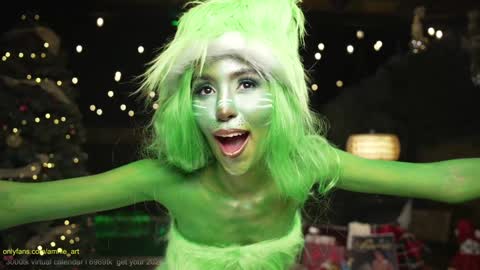 Snapshot of amnie_ chatting on 12.19.25 RETURN 30TH 100 explicit on online show from 12.19.25