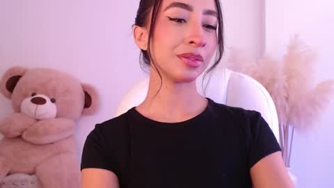 Sophi online show from 10.18.25