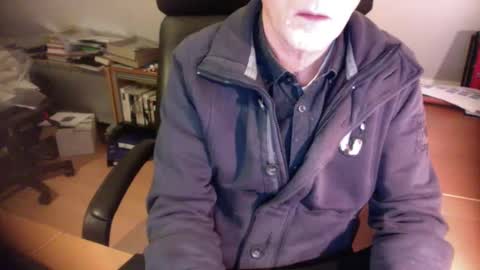 Snapshot of amor2200 chatting on 01.03.25 Amor2200 online show from 01.03.25