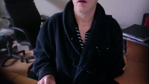 Snapshot of amor2200 chatting on 01.24.25 Amor2200 online show from 01.24.25