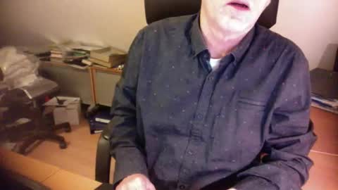 Snapshot of amor2200 chatting on 01.25.25 Amor2200 online show from 01.25.25