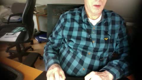 Snapshot of amor2200 chatting on 02.24.25 Amor2200 online show from 02.24.25