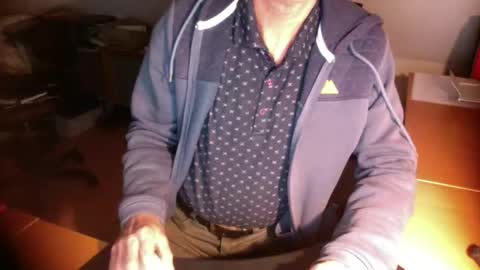 Snapshot of amor2200 chatting on 10.05.25 Amor2200 online show from 10.05.25