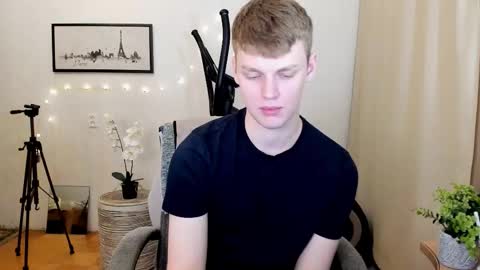 Snapshot of amor__boy chatting on 11.01.25 Andrew Amor online show from 11.01.25