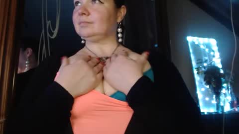 Snapshot of amorelara chatting on 12.02.24 amorelara online show from 12.02.24