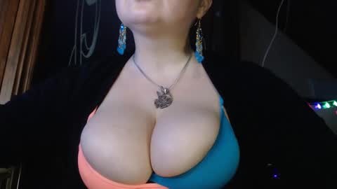 Snapshot of amorelara chatting on 01.01.25 amorelara online show from 01.01.25