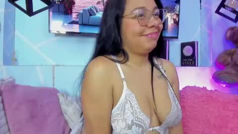 Emy Noa  online show from 04.25.26