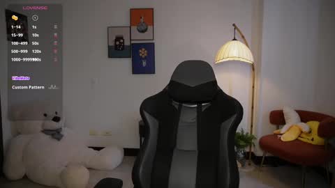 Daniela M online show from 02.11.25