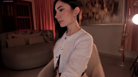 Snapshot of amyarmstrong chatting on 01.05.25 Amy Armstrong online show from 01.05.25