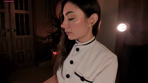 Snapshot of amyarmstrong chatting on 01.09.25 Amy Armstrong online show from 01.09.25