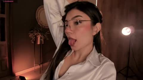 Snapshot of amyarmstrong chatting on 02.27.25 Amy Armstrong online show from 02.27.25